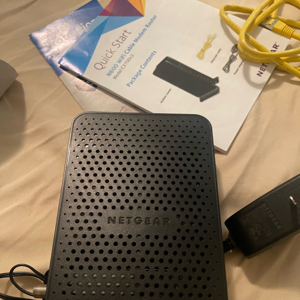 NETGEAR MODEM ROUTER - Picture 4 of 7